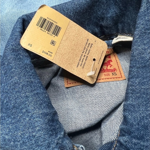 Levi’s Baggy Trucker Two-Tone Denim Jacket - Picture 8 of 8